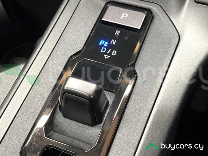 Toyota RAV4 Белый