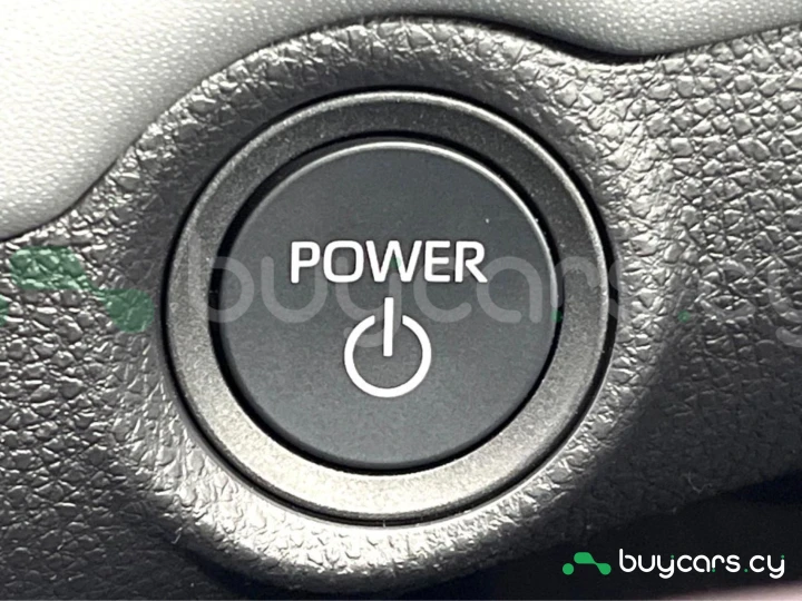 Toyota RAV4 Белый