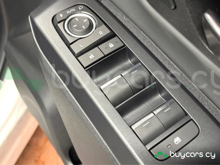 Toyota RAV4 Белый