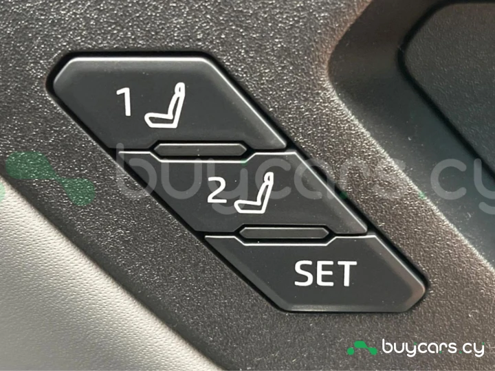 Toyota RAV4 Белый