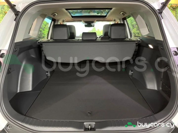 Toyota RAV4 Белый