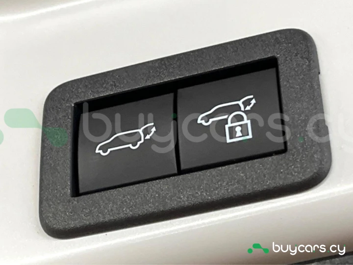 Toyota RAV4 Белый