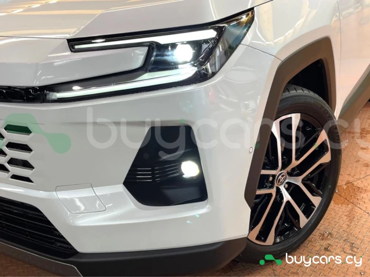 Toyota RAV4 Белый