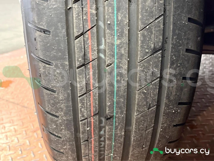 Toyota RAV4 Белый