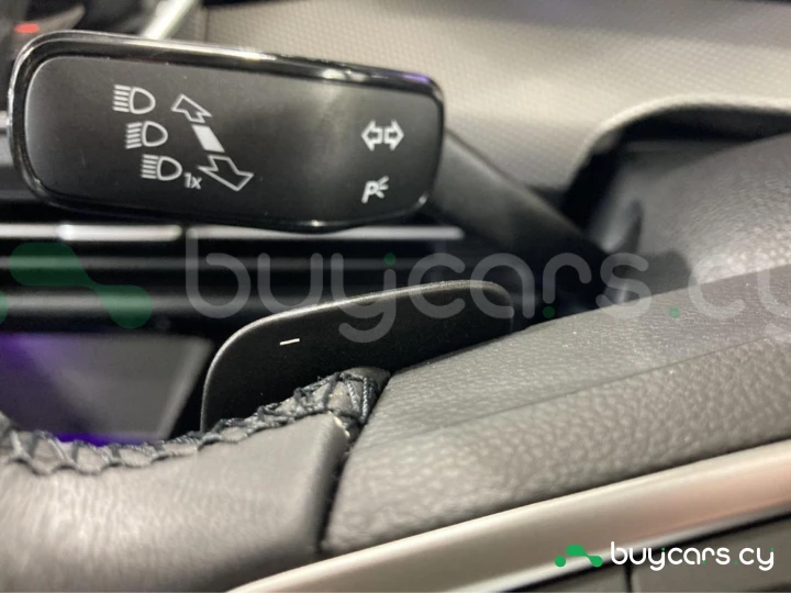 Volkswagen Golf Blue