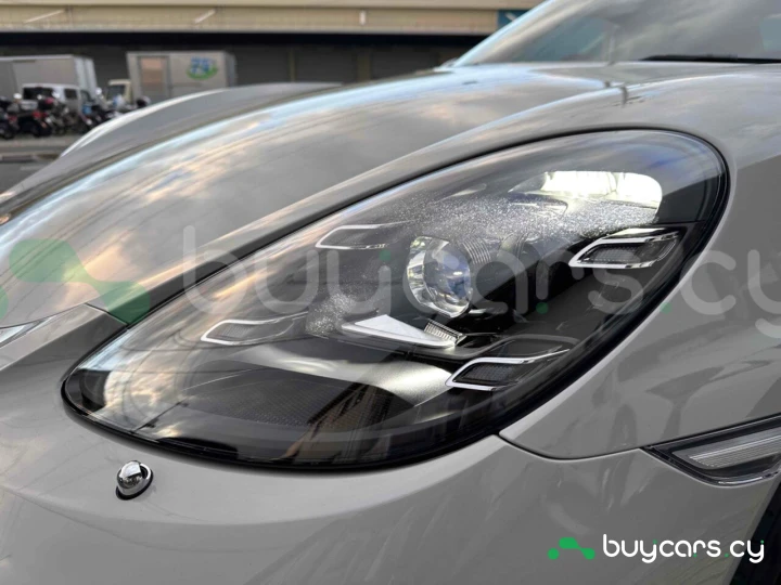 Porsche 718 Boxster White