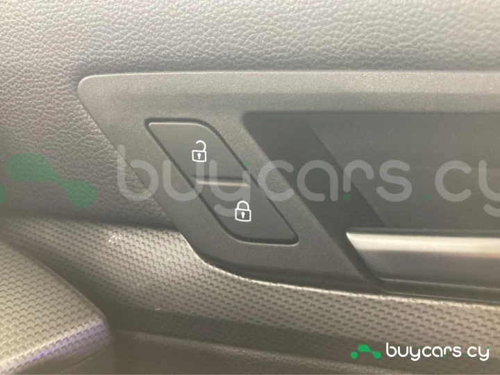 Volkswagen Golf Blue