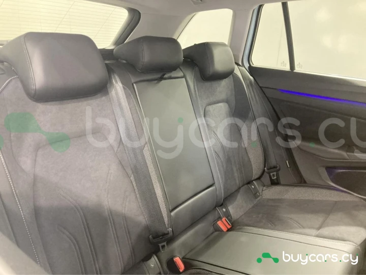 Volkswagen Golf Blue