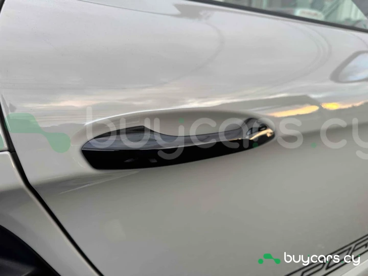 Porsche 718 Boxster White