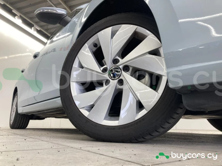 Volkswagen Golf Blue