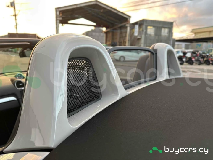 Porsche 718 Boxster White