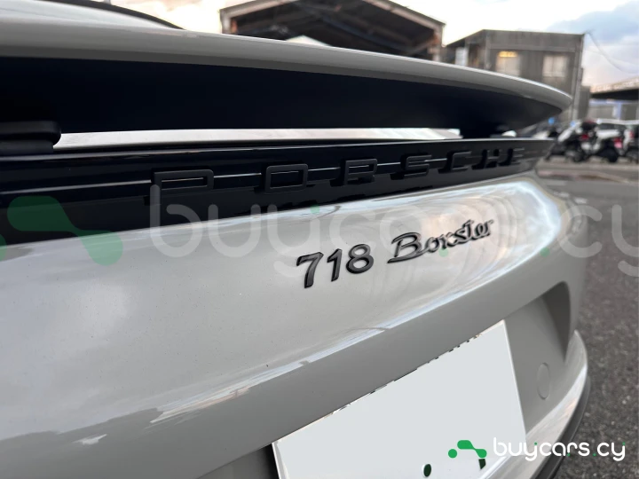 Porsche 718 Boxster White