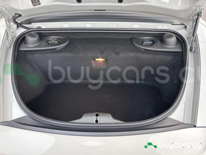 Porsche 718 Boxster White