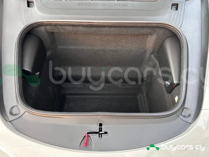 Porsche 718 Boxster White