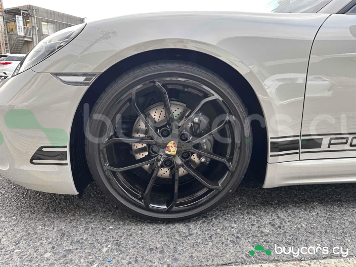 Porsche 718 Boxster White