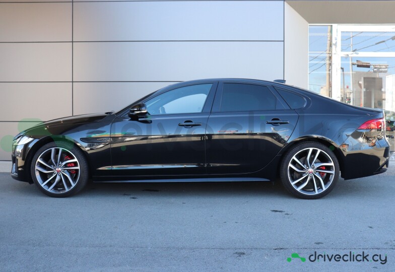 Jaguar XF Черный