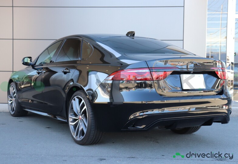 Jaguar XF Черный