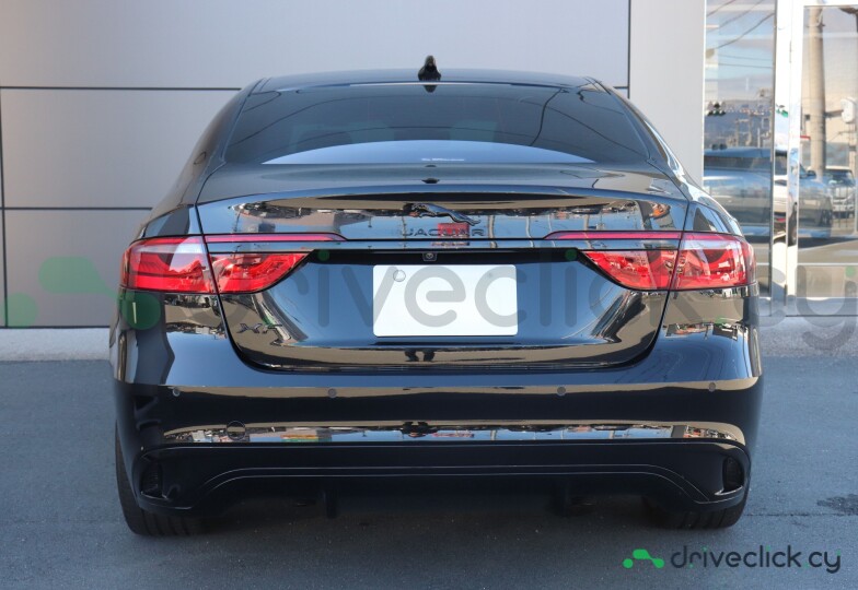 Jaguar XF Черный