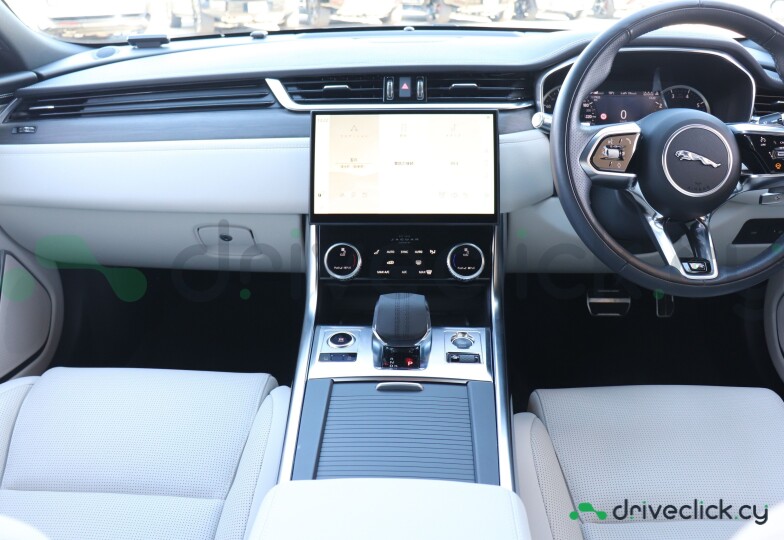 Jaguar XF Черный