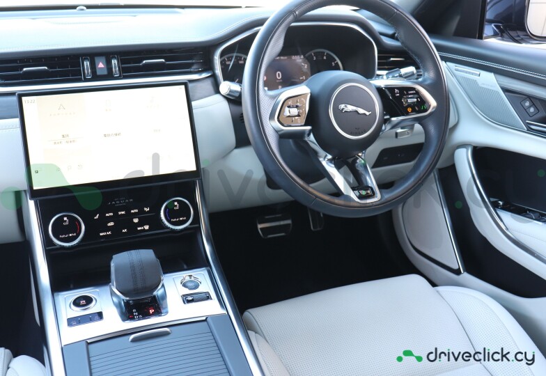 Jaguar XF Черный