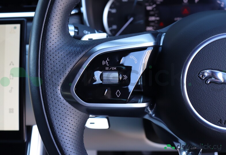 Jaguar XF Черный