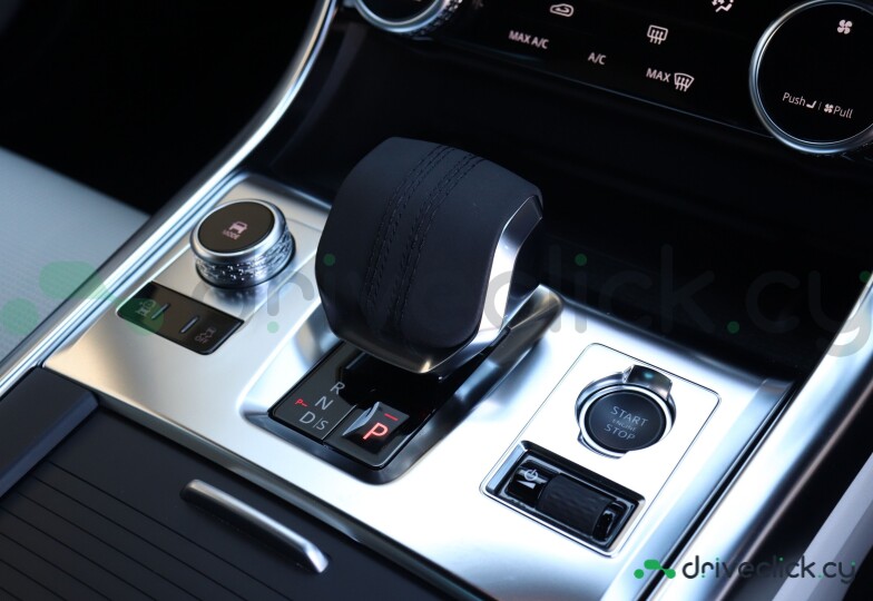 Jaguar XF Черный