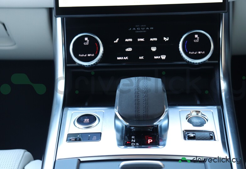 Jaguar XF Черный