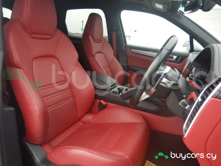 Porsche Cayenne White