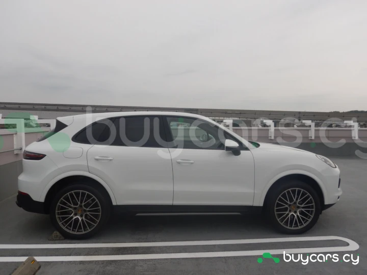 Porsche Cayenne White