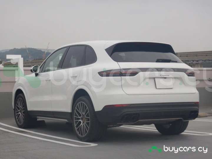 Porsche Cayenne White