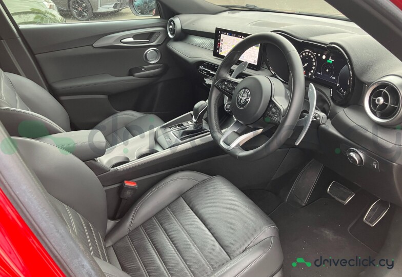 Alfa Romeo Tonale Red
