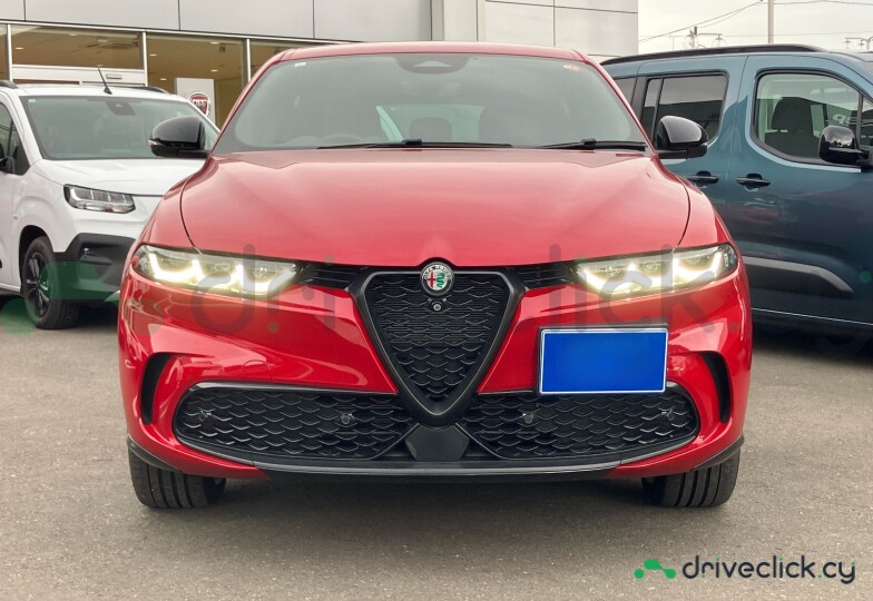 Alfa Romeo Tonale Red