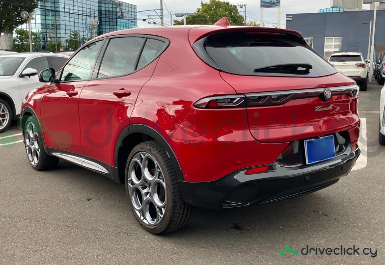 Alfa Romeo Tonale Red