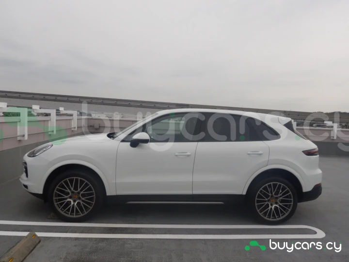 Porsche Cayenne White