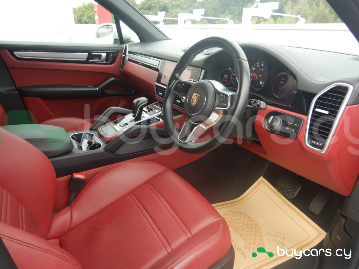 Porsche Cayenne White