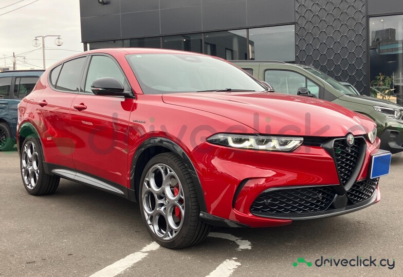 Alfa Romeo Tonale Red