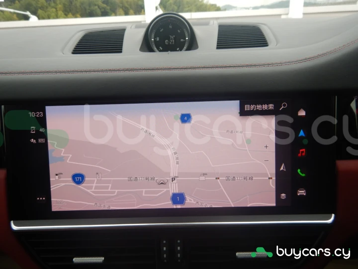 Porsche Cayenne White