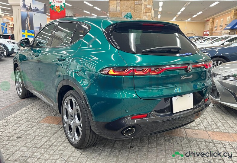 Alfa Romeo Tonale Green