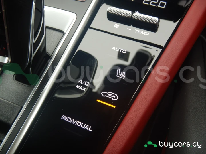 Porsche Cayenne White