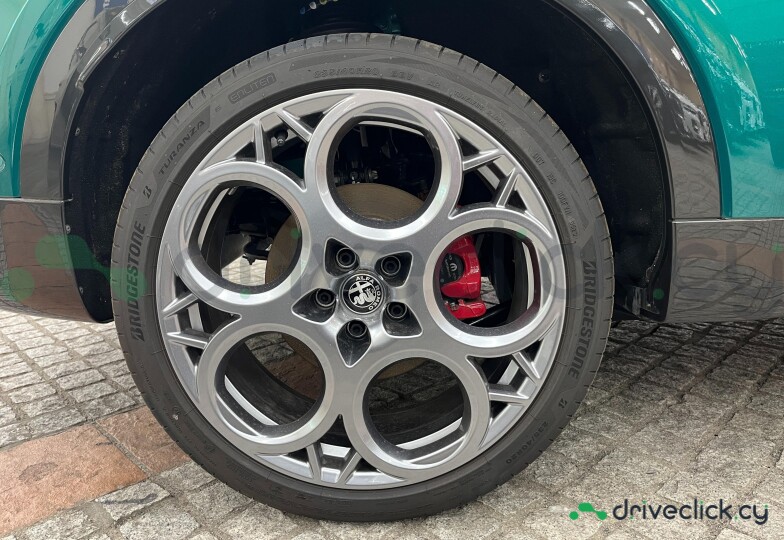 Alfa Romeo Tonale Green