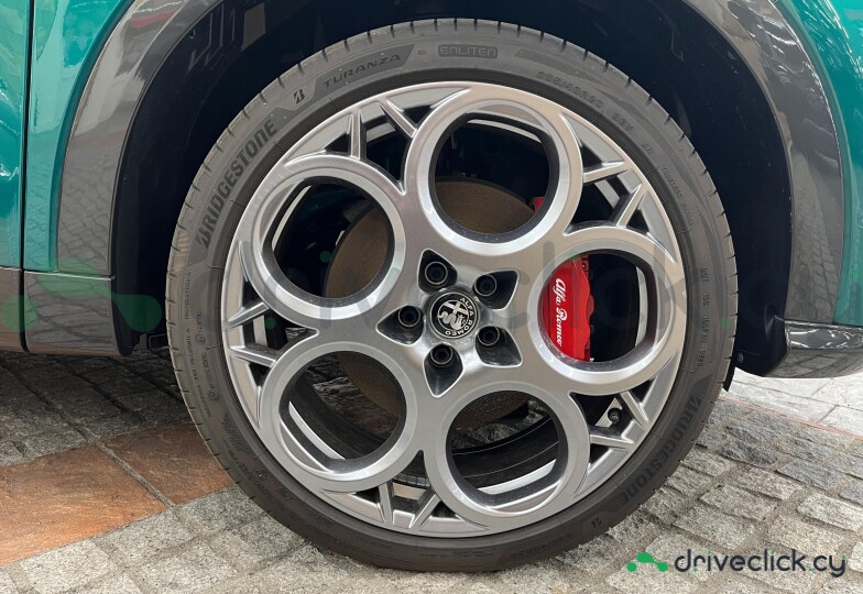 Alfa Romeo Tonale Green