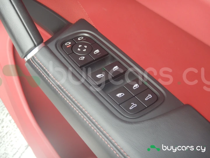 Porsche Cayenne White