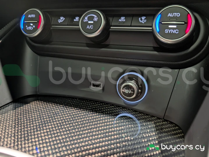 Alfa Romeo Stelvio Black