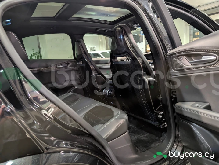 Alfa Romeo Stelvio Black