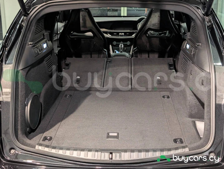 Alfa Romeo Stelvio Black