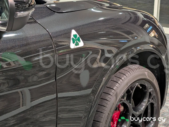 Alfa Romeo Stelvio Black