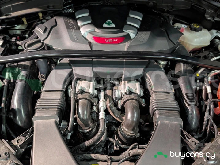 Alfa Romeo Stelvio Black