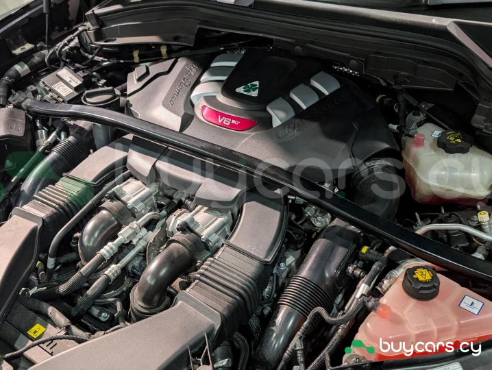 Alfa Romeo Stelvio Black