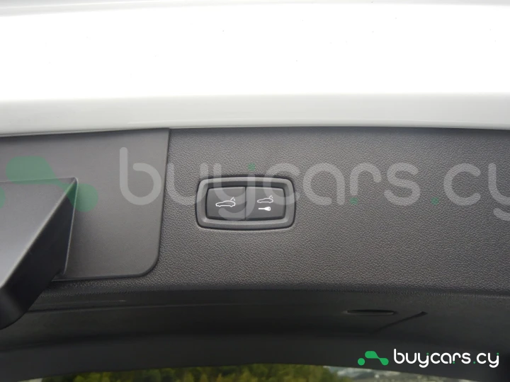 Porsche Cayenne White