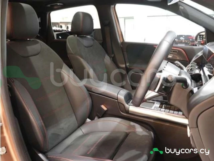 Mercedes B-class Pink